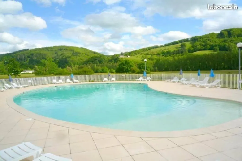 펜션 T3 La Savane Saint Geniez D'Olt 2 Piscines Chauffees Dans Une Charmante Residence De Vacances 프랑스